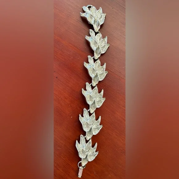 Vintage Silver-Tone Leaf Link Bracelet - Picture 2 of 2
